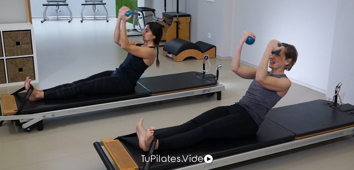 Clase de Mat con peso Pilates en Casa Videos en Español