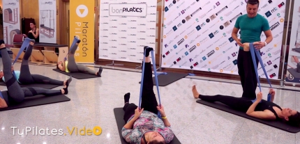 Mat contemporáneo con bandas elásticas